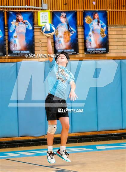 Thumbnail 3 in JV: Johnson @ Burbank photogallery.