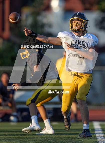 Thumbnail 1 in Alameda vs St. Helena (Scrimmage) photogallery.