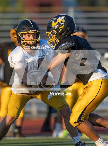 Thumbnail 3 in Alameda vs St. Helena (Scrimmage) photogallery.