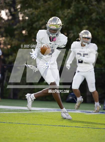 Thumbnail 2 in Notre Dame (SO) @ Sierra Canyon photogallery.