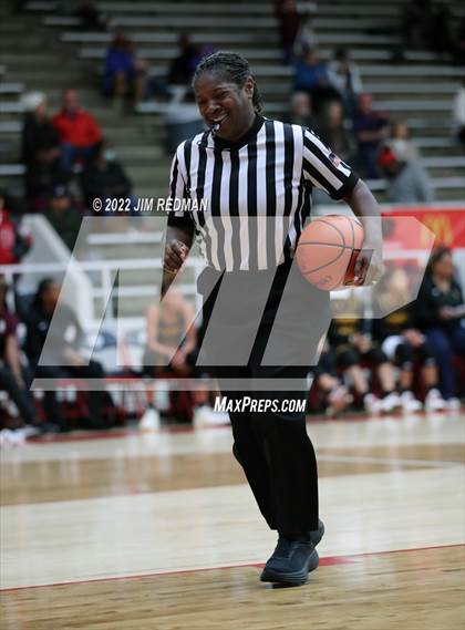 Thumbnail 3 in Summer Creek vs. Pearland (McDonald's Texas Invitational) photogallery.
