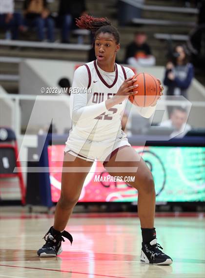 Thumbnail 3 in Summer Creek vs. Pearland (McDonald's Texas Invitational) photogallery.