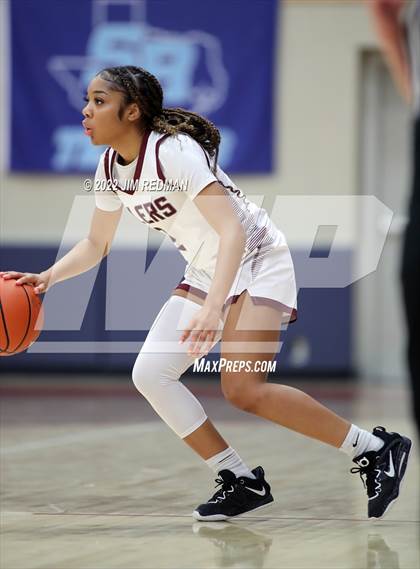 Thumbnail 1 in Summer Creek vs. Pearland (McDonald's Texas Invitational) photogallery.