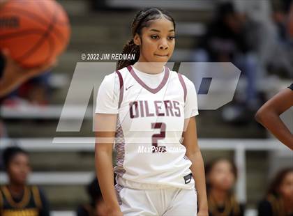 Thumbnail 3 in Summer Creek vs. Pearland (McDonald's Texas Invitational) photogallery.
