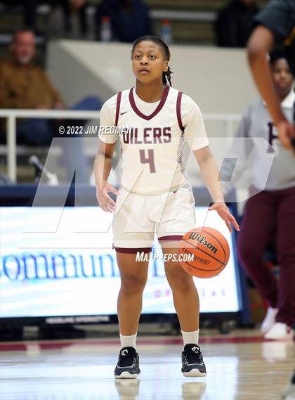 Thumbnail 1 in Summer Creek vs. Pearland (McDonald's Texas Invitational) photogallery.
