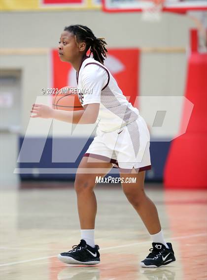 Thumbnail 2 in Summer Creek vs. Pearland (McDonald's Texas Invitational) photogallery.