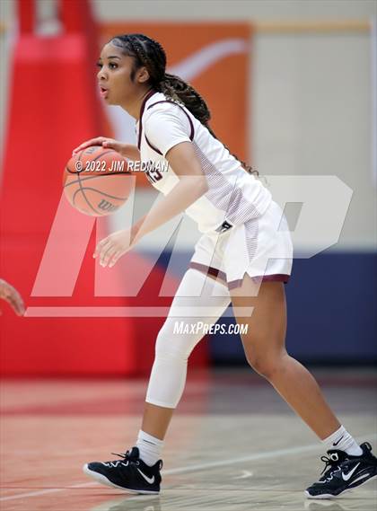 Thumbnail 2 in Summer Creek vs. Pearland (McDonald's Texas Invitational) photogallery.
