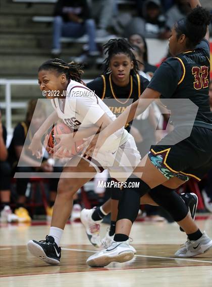 Thumbnail 2 in Summer Creek vs. Pearland (McDonald's Texas Invitational) photogallery.