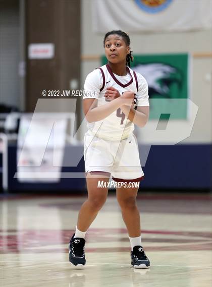 Thumbnail 2 in Summer Creek vs. Pearland (McDonald's Texas Invitational) photogallery.