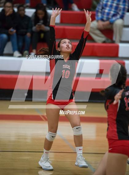 Thumbnail 2 in Murrieta Mesa vs. Elsinore (CIF SS D3 Round 1) photogallery.