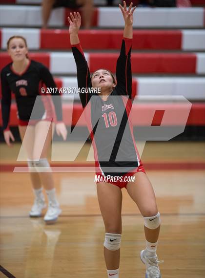 Thumbnail 1 in Murrieta Mesa vs. Elsinore (CIF SS D3 Round 1) photogallery.