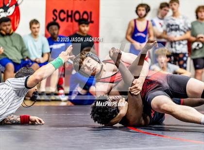 Thumbnail 2 in Vernon Walworth Memorial Duals photogallery.