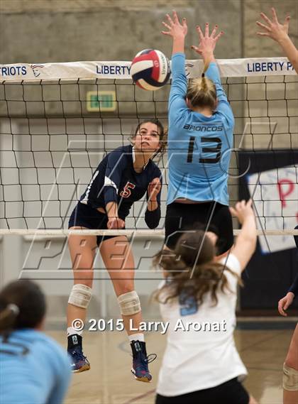 Thumbnail 2 in Liberty vs. Clovis North  photogallery.