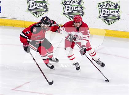 Thumbnail 2 in Hingham vs. Pope Francis (MIAA Division 1A) photogallery.