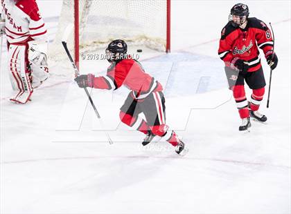 Thumbnail 2 in Hingham vs. Pope Francis (MIAA Division 1A) photogallery.