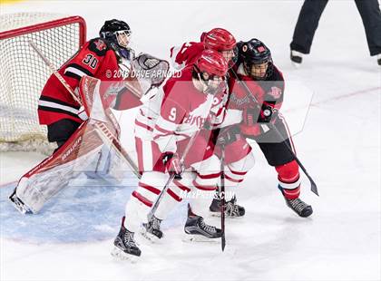 Thumbnail 3 in Hingham vs. Pope Francis (MIAA Division 1A) photogallery.