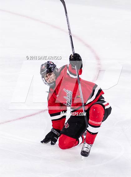 Thumbnail 2 in Hingham vs. Pope Francis (MIAA Division 1A) photogallery.