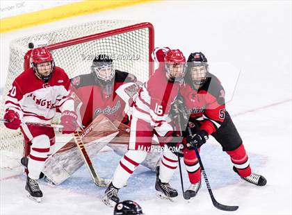 Thumbnail 3 in Hingham vs. Pope Francis (MIAA Division 1A) photogallery.
