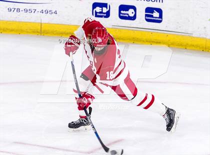 Thumbnail 3 in Hingham vs. Pope Francis (MIAA Division 1A) photogallery.