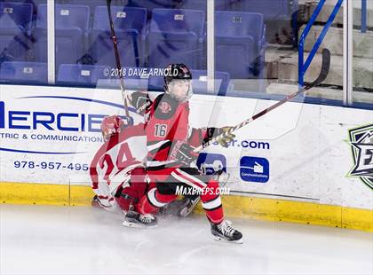 Thumbnail 1 in Hingham vs. Pope Francis (MIAA Division 1A) photogallery.