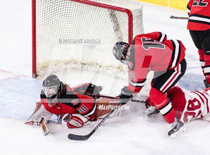 Thumbnail 3 in Hingham vs. Pope Francis (MIAA Division 1A) photogallery.