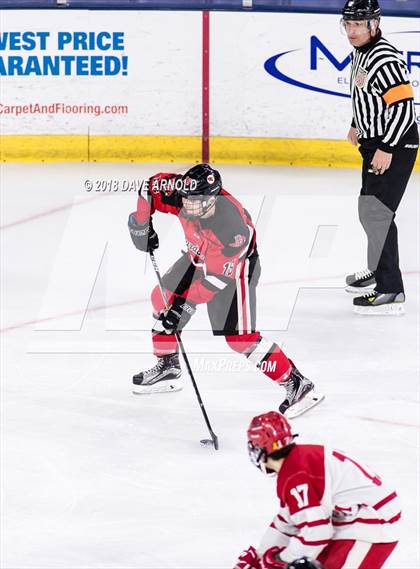 Thumbnail 3 in Hingham vs. Pope Francis (MIAA Division 1A) photogallery.