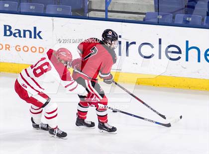 Thumbnail 2 in Hingham vs. Pope Francis (MIAA Division 1A) photogallery.