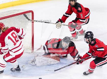 Thumbnail 2 in Hingham vs. Pope Francis (MIAA Division 1A) photogallery.