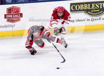 Thumbnail 3 in Hingham vs. Pope Francis (MIAA Division 1A) photogallery.