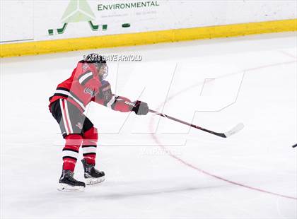 Thumbnail 1 in Hingham vs. Pope Francis (MIAA Division 1A) photogallery.