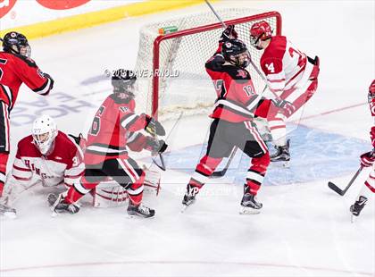 Thumbnail 2 in Hingham vs. Pope Francis (MIAA Division 1A) photogallery.