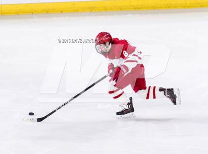 Thumbnail 2 in Hingham vs. Pope Francis (MIAA Division 1A) photogallery.