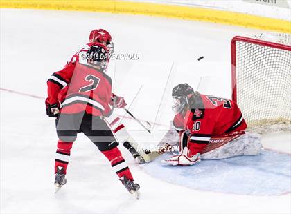 Thumbnail 3 in Hingham vs. Pope Francis (MIAA Division 1A) photogallery.