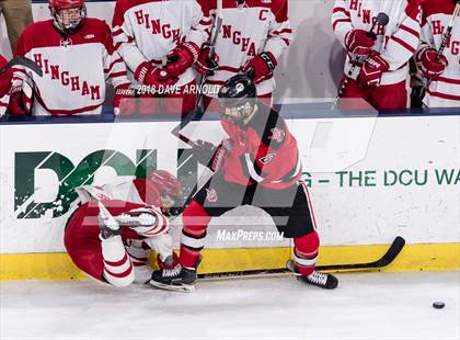 Thumbnail 3 in Hingham vs. Pope Francis (MIAA Division 1A) photogallery.
