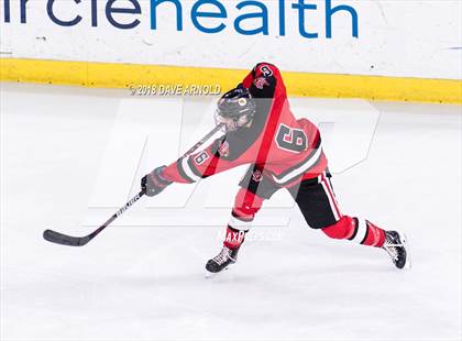 Thumbnail 2 in Hingham vs. Pope Francis (MIAA Division 1A) photogallery.