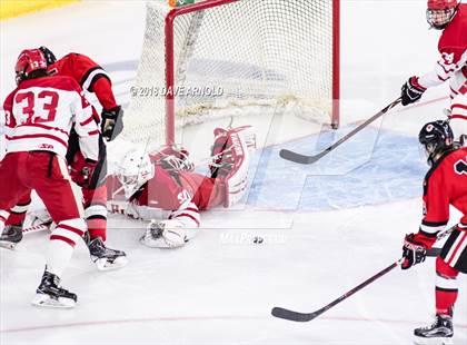 Thumbnail 2 in Hingham vs. Pope Francis (MIAA Division 1A) photogallery.