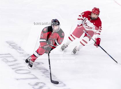 Thumbnail 3 in Hingham vs. Pope Francis (MIAA Division 1A) photogallery.