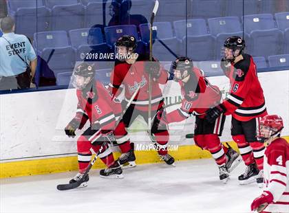 Thumbnail 2 in Hingham vs. Pope Francis (MIAA Division 1A) photogallery.