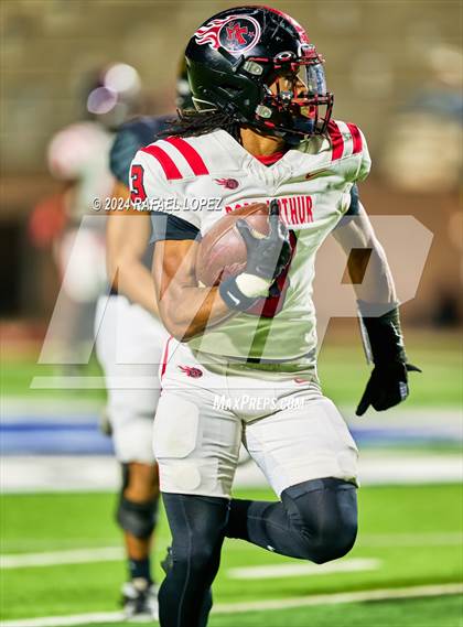 Thumbnail 3 in Port Arthur Memorial vs. Galena Park (UIL 5A D1 Football Bi-District) photogallery.