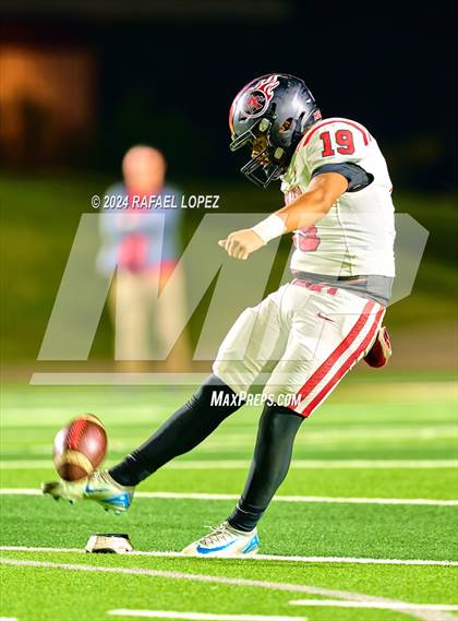 Thumbnail 1 in Port Arthur Memorial vs. Galena Park (UIL 5A D1 Football Bi-District) photogallery.