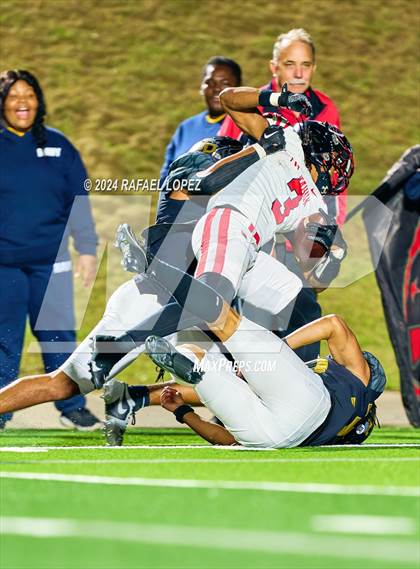 Thumbnail 1 in Port Arthur Memorial vs. Galena Park (UIL 5A D1 Football Bi-District) photogallery.