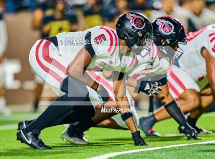 Thumbnail 2 in Port Arthur Memorial vs. Galena Park (UIL 5A D1 Football Bi-District) photogallery.