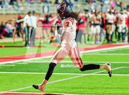 Thumbnail 2 in Port Arthur Memorial vs. Galena Park (UIL 5A D1 Football Bi-District) photogallery.