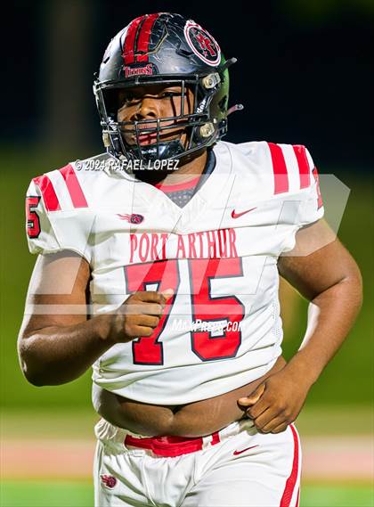 Thumbnail 2 in Port Arthur Memorial vs. Galena Park (UIL 5A D1 Football Bi-District) photogallery.