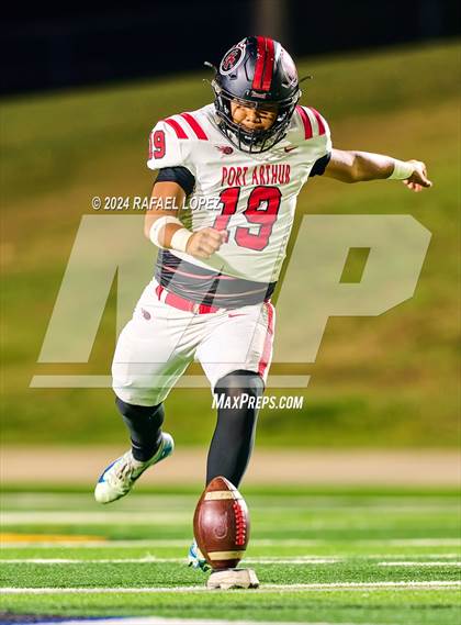 Thumbnail 2 in Port Arthur Memorial vs. Galena Park (UIL 5A D1 Football Bi-District) photogallery.