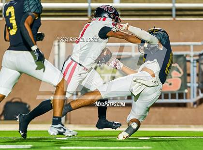 Thumbnail 2 in Port Arthur Memorial vs. Galena Park (UIL 5A D1 Football Bi-District) photogallery.