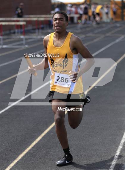 Thumbnail 3 in Fort Wayne North Side Relays photogallery.