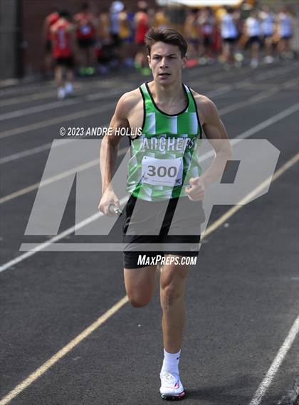 Thumbnail 3 in Fort Wayne North Side Relays photogallery.