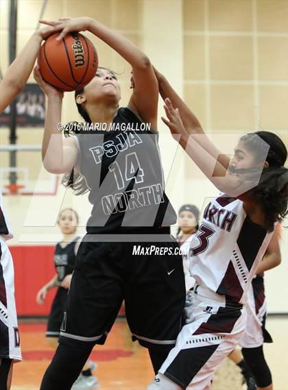 Thumbnail 1 in Pharr-San Juan-Alamo North vs Donna North  (La Joya Pack Tournament) photogallery.