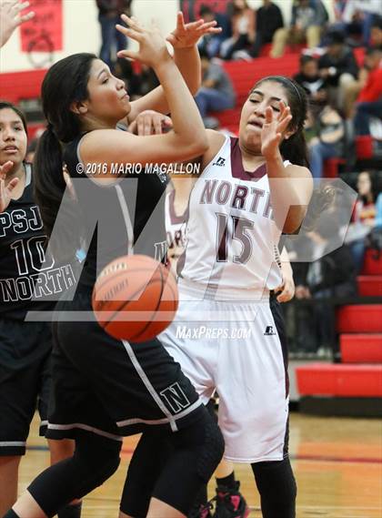 Thumbnail 1 in Pharr-San Juan-Alamo North vs Donna North  (La Joya Pack Tournament) photogallery.